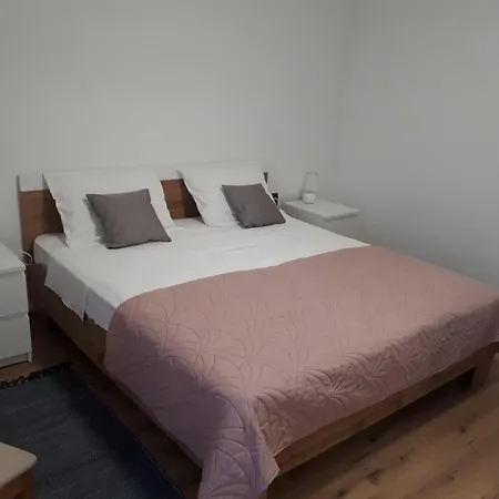 Sanda Apartmán *